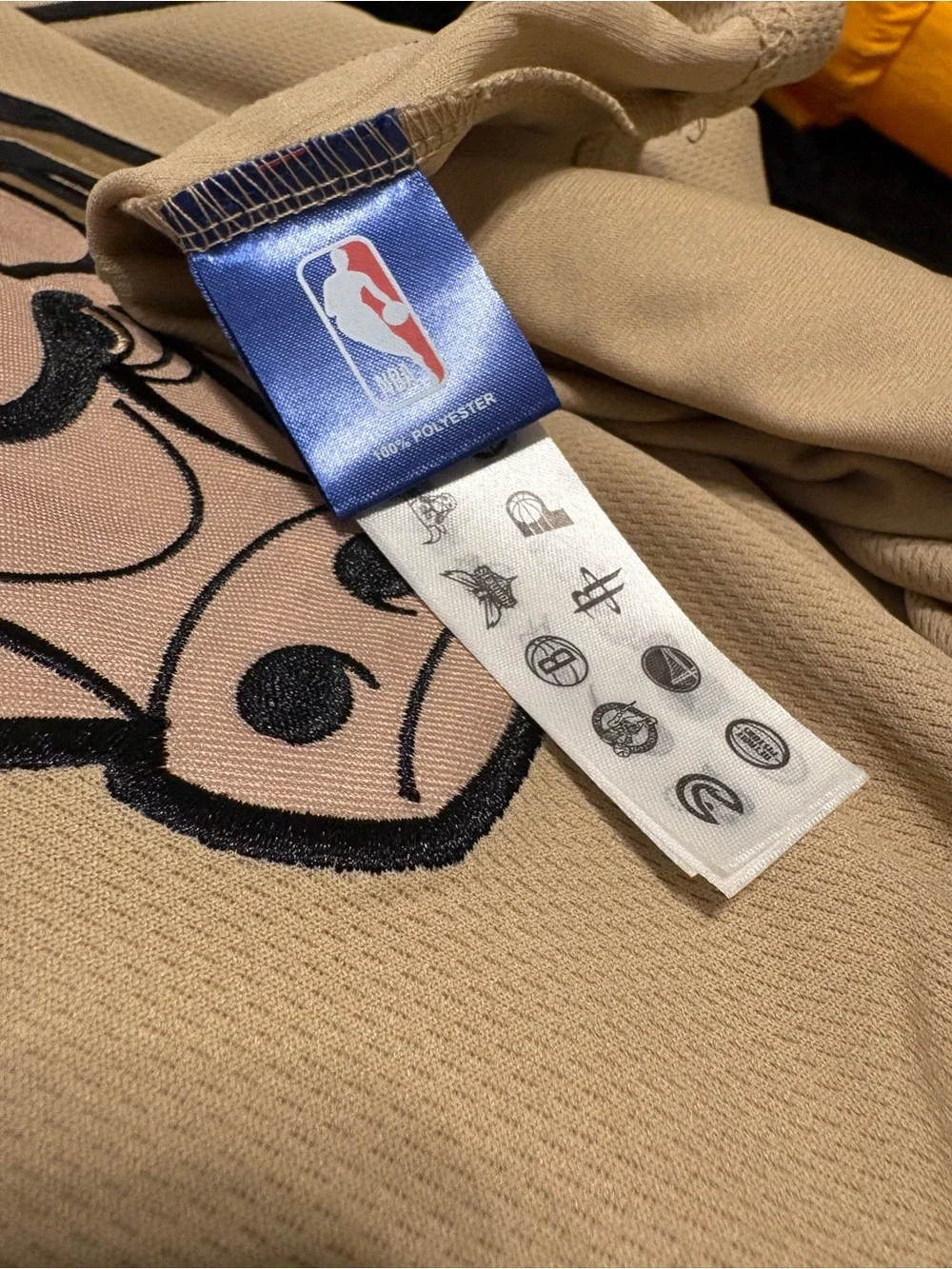 NEW Chicago Bulls Men’s Sleeveless Jersey in Beige